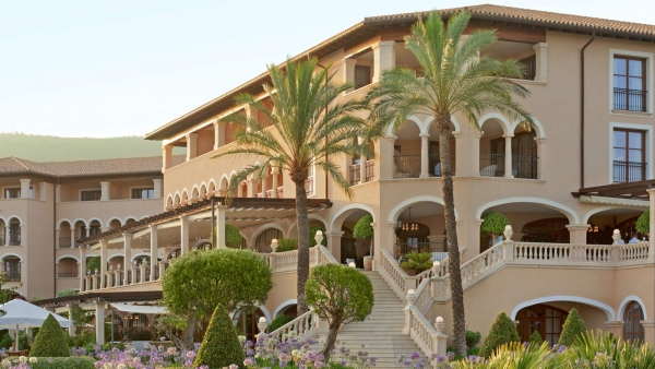 St. Regis Mardavall Mallorca Resort